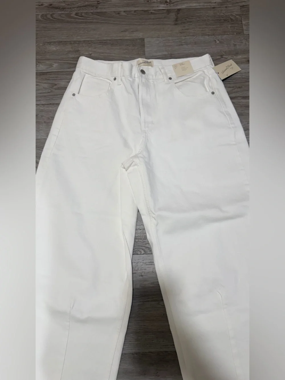 Universal Thread Women's High-Rise Easy Barrel Jeans - Picture 4 of 9
